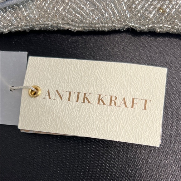Antik Kraft | Silver Beaded Clutch